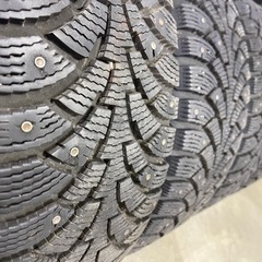 16インチスパイクタイヤの画像