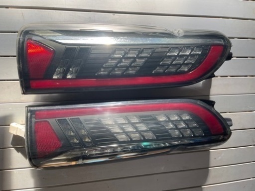 ハイエース200系テールレンズ