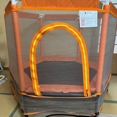 ネット付きトランポリン