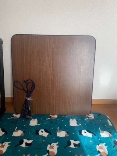 正方形70×70のこたつテーブルと煉獄さんのこたつ布団