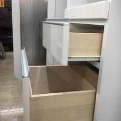 【✨値下げ致しました❗️人気の大川家具❗️ちょうど良いサイズ❗️清潔感あります❗️オシャレ❗️✨】定価¥29,800円 大川家具 レンジ台　レンジボードの画像