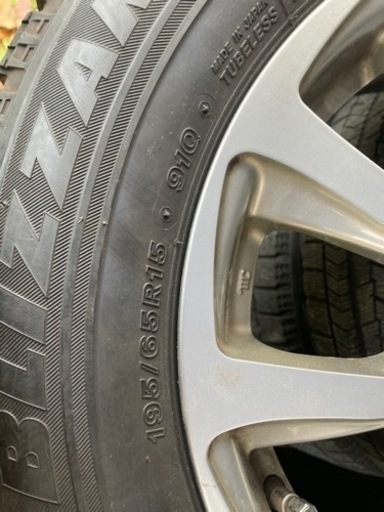 スタッドレスタイヤ ホイールセット 195/65R15 プリウス等