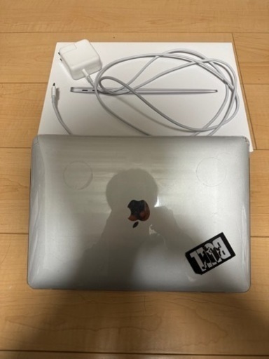 MacBook Air M1 8GB 256GB(訳あり)多少値下げ可能です。