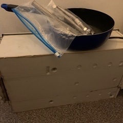 鉄屑 （古い給湯器×1、フライパン×1）