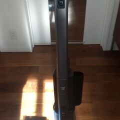 【ジャンク】アイリスオーヤマ　充電式スティッククリーナー SBD-91P 取りに来られる方に差し上げます。の画像