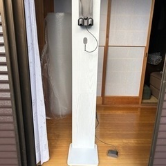 ダイソン掃除機スタンド計2台　ブラックとホワイト各1台