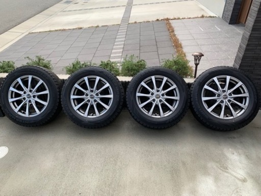 【取引終了】スタッドレスタイヤ、ホイール215/60/R16