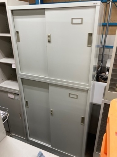 プラス 引き違い書庫 上下セット カギ有 中古