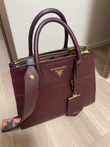 超美品　プラダ　バック