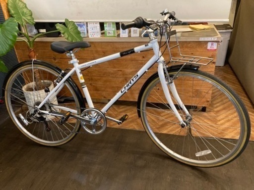【年末SALE！後輪チューブ、チェーン新品！】6段変速　700×28cクロスバイク　ホワイト