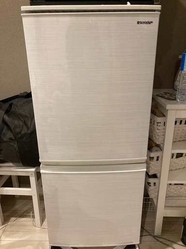 美品2019年製SHARP冷凍冷蔵庫SJ-D14E-W 137L