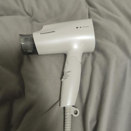 人気のPanasonicヘアードライヤーナノケア4,000円→3,500円に値下げしました決まりました。