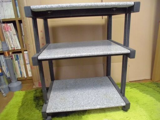 御影石製棚板使用のオーディオラック