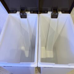 【0円】【2個セット】 新輝合成 トンボ ネオカラー ゴミ箱 軽いペダルでサッと開く スリム 20リットル 2個セット ブラウン 幅20×奥行35.5×高さ45cm 蓋付き 分別 日本製の画像