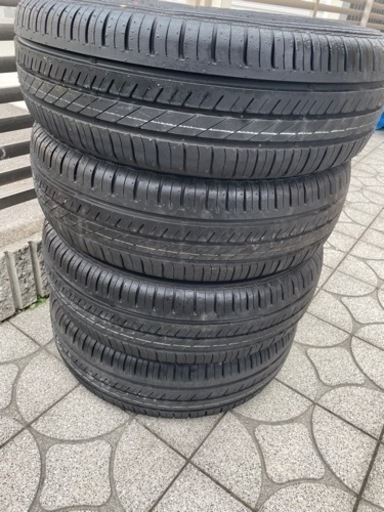 タイヤ　新品未使用