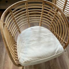 IKEA BUSKBO ブスクボー クッション付き椅子の画像