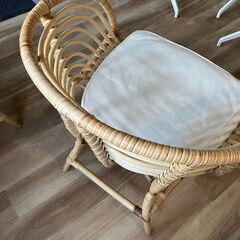 IKEA BUSKBO ブスクボー クッション付き椅子の画像