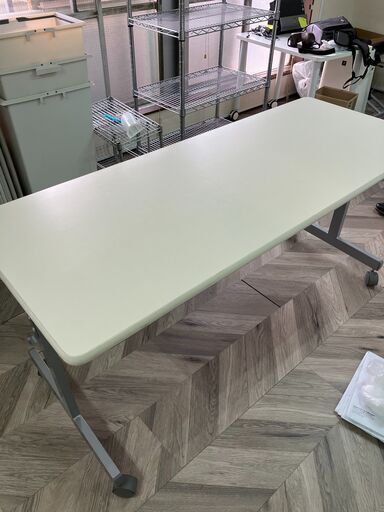 オフィス家具 折りたたみテーブル 棚付き ホワイト 60×150×70(cm)