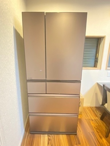 期間限定値下げ　冷蔵庫　７００リットル　大容量