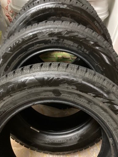 お引渡し決定ｽﾀｯﾄﾞﾚｽﾀｲﾔ175/65R14 値下げ