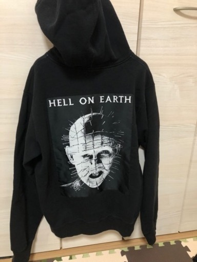 シュプリーム Supremeパーカー売ります!