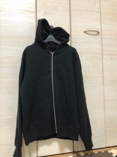 シュプリーム Supremeパーカー売ります!