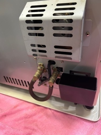 万代店　分解掃除済み　サンポット UFH-7710URC  床暖房内蔵 石油暖房機 カベック [木造20畳/コンクリート32畳] 煙突