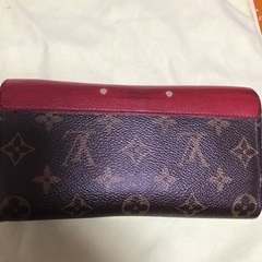 ルイヴィトン　長財布　破れや割れなしの画像