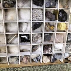 鉱物岩石標本の画像