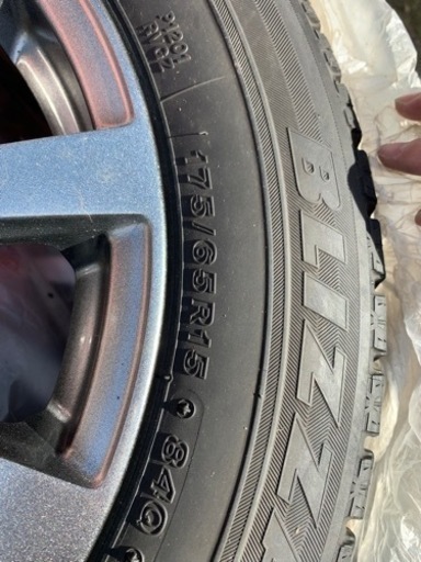 スイフトスポーツのスタッドレスタイヤ175/65R15 中古4本