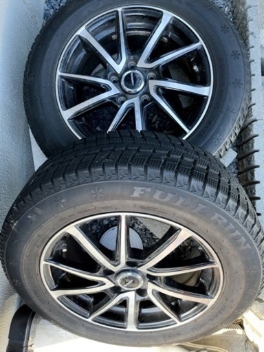【急募】バリ溝！ガリ傷なし！ホイール付きスタッドレスタイヤ&ナットセット　215/60R16