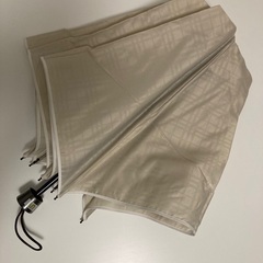 【新品未使用】バーバリーの折りたたみ傘の画像