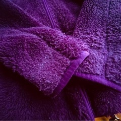 ユニクロ フリース リバーシブル ジャケット フリースジャケット ボア ジップアップ Mの画像