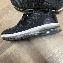 スニーカー23.0ほぼ未使用（試着のみ）の画像