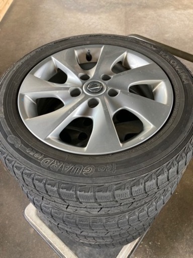 日産　セレナ　ホイール付きスタッドレスタイヤ