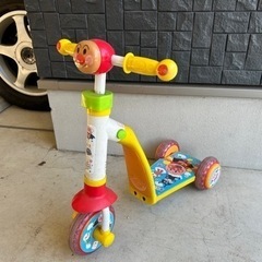 アンパンマン　キックボードにもなる三輪車　幼児の画像