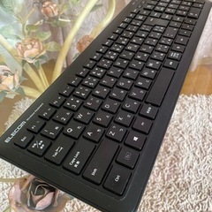 キーボード　ワイヤレス　ELECOM TK-FDM075