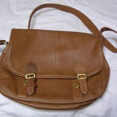 革製のショルダーバック　男性用