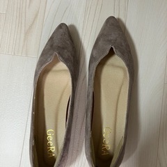 パンプス　グレージュスエード　LLの画像