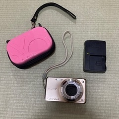 デジカメ、充電器、SDカード、ケースのセット　ジャンク品