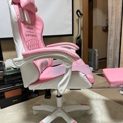【取引完了】ピンクのゲーミングチェア