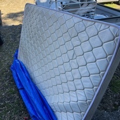 セミダブルマットレス譲りますの画像