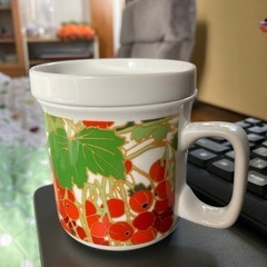 未使用品★便利な蓋付きマグカップの画像