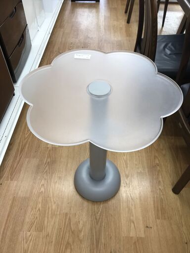 ★ジモティ割あり★  昇降式花形テーブル　 白　 H75×W52×D52 クリーニング済み KJ3995