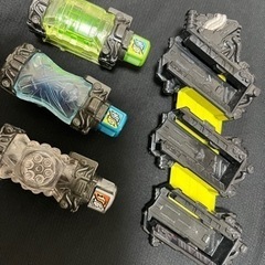 仮面ライダービルド 回転剣銃 DX 百発連射 DXホークガトリンガー　ボトル3本の画像