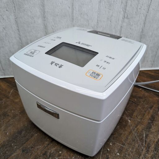 1/19 終 三菱 炭飯釜 IHジャー炊飯器 NJ-VE108-W 白米5合炊き 通電確認済み 2019年製 菊