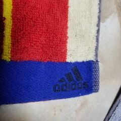 お年玉セール。早い者勝ち。750円→500円。adidasスポーツタオル。美品。の画像
