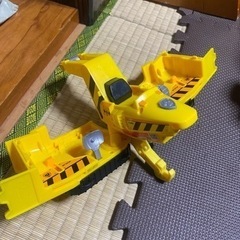 変形するパワーブルドーザーの画像