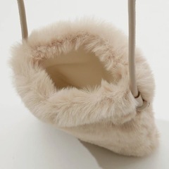 🎀👠✨フェイクファー マイクロニミポーチ🎀👠✨の画像