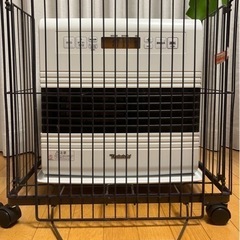 新品キャスター付ヒーターガード フローリングワイパーもスイスイ！...